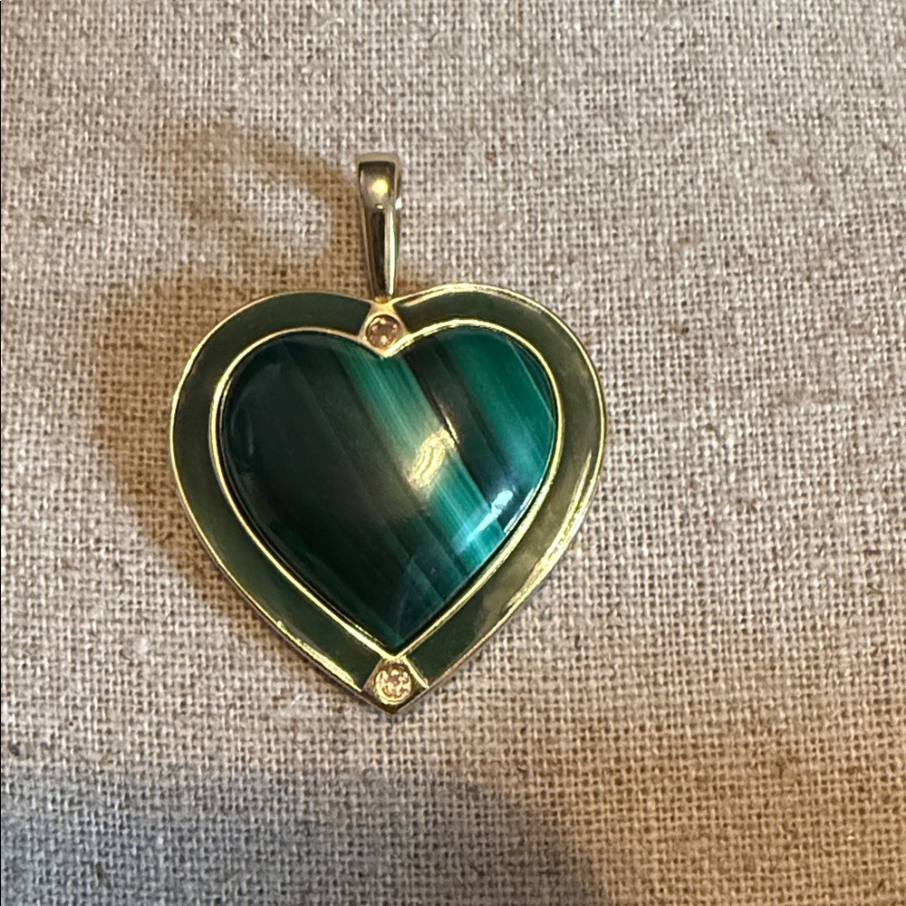 JaneWin LOVE Enchanted Heart Pendant in Malachite
No Chain